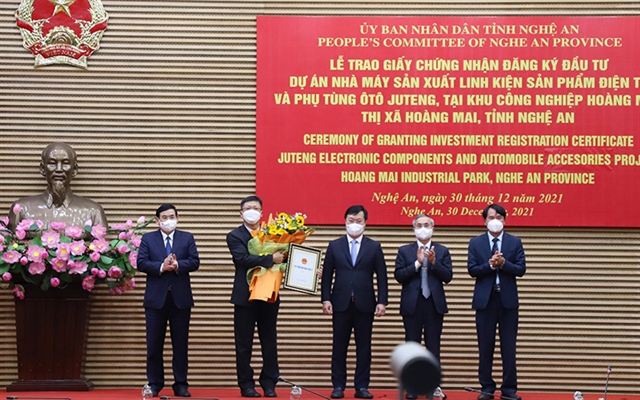 Nghệ An grants investment licence to 200m electronic component project